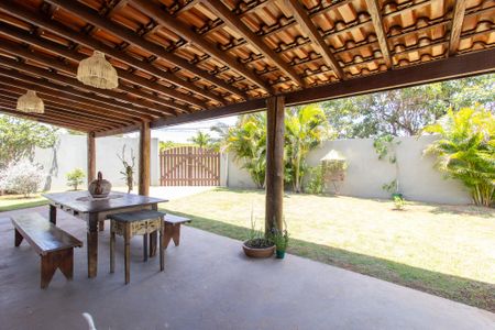 Casa à venda com 250m², 1 quarto e 4 vagas