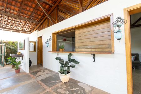 Casa à venda com 250m², 1 quarto e 4 vagas