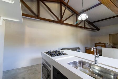 Casa à venda com 250m², 1 quarto e 4 vagas