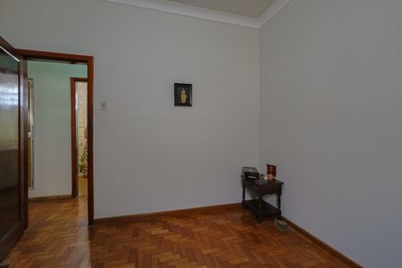 Casa à venda com 200m², 4 quartos e 4 vagas Casa à venda com 200m², 4 quartos e 4 vagasQuarto 2