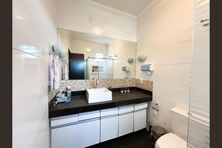 Casa à venda com 169m², 3 quartos e 3 vagas