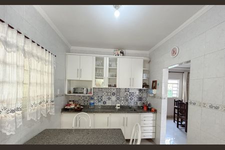 Casa à venda com 169m², 3 quartos e 3 vagas