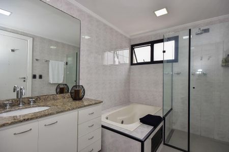 Apartamento à venda com 140m², 3 quartos e 3 vagasBanheiro Suíte 