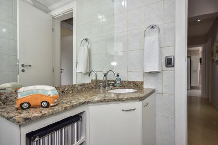 Apartamento à venda com 140m², 3 quartos e 3 vagasBanheiro