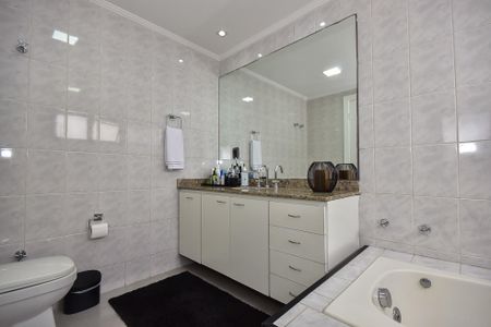 Apartamento à venda com 140m², 3 quartos e 3 vagasBanheiro Suíte 