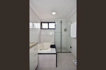 Apartamento à venda com 140m², 3 quartos e 3 vagasBanheiro Suíte 