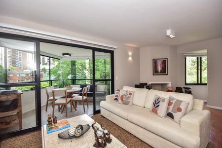 Apartamento à venda com 140m², 3 quartos e 3 vagasSala