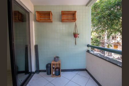 Apartamento à venda com 76m², 2 quartos e 1 vagaSala Varanda
