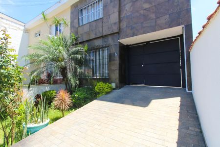 Casa para alugar com 240m², 3 quartos e 5 vagasEntrada