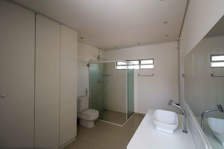 Casa para alugar com 240m², 3 quartos e 5 vagasBanheiro da Suíte