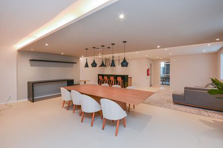 Apartamento à venda com 48m², 2 quartos e 1 vaga Apartamento à venda com 48m², 2 quartos e 1 vagaÁrea comum - Salão de festas