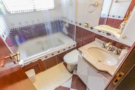 Casa à venda com 150m², 3 quartos e 2 vagasBanheiro da Suíte