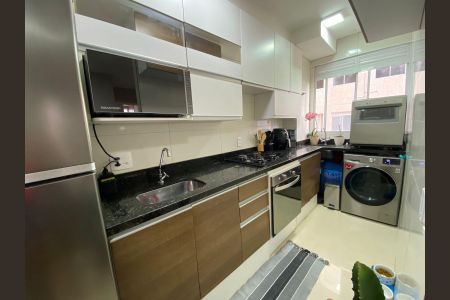 Apartamento à venda com 42m², 2 quartos e 1 vaga Apartamento à venda com 42m², 2 quartos e 1 vagaCozinha e área de serviço