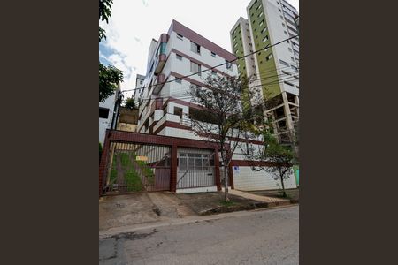 Apartamento à venda com 110m², 3 quartos e 1 vagaFachada