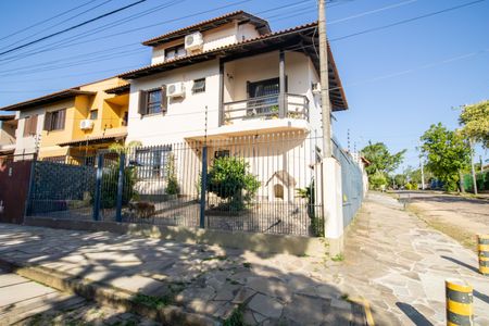 Casa à venda com 165m², 3 quartos e 2 vagasFachada