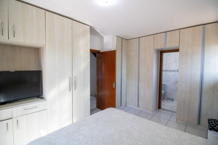 Casa à venda com 165m², 3 quartos e 2 vagasSuíte