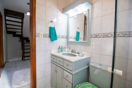 Casa à venda com 165m², 3 quartos e 2 vagasBanheiro