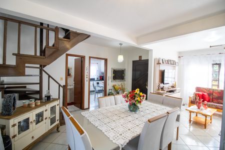 Casa à venda com 165m², 3 quartos e 2 vagasSala