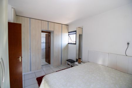 Casa à venda com 165m², 3 quartos e 2 vagasSuíte