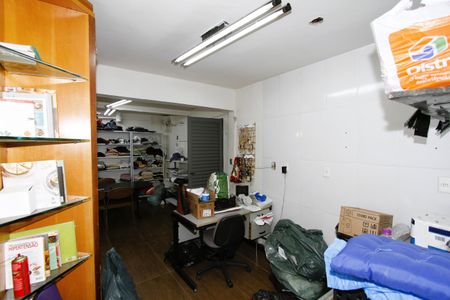 Casa à venda com 600m², 1 quarto e 3 vagasEscritório