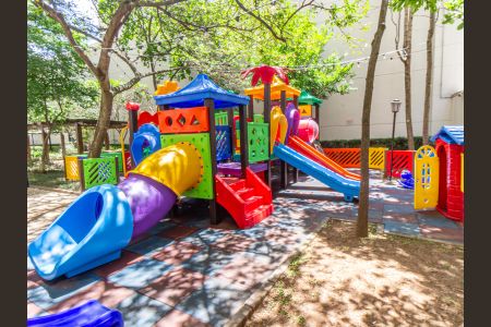 Apartamento à venda com 95m², 3 quartos e 2 vagasÁrea comum - Playground