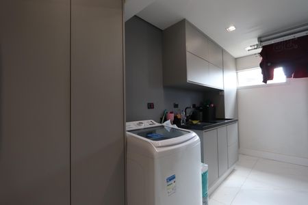 Apartamento à venda com 160m², 3 quartos e 3 vagasLavanderia