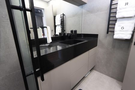 Apartamento à venda com 160m², 3 quartos e 3 vagasBanheiro da Suíte Master