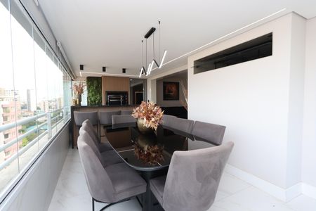 Apartamento à venda com 160m², 3 quartos e 3 vagasVaranda