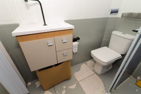 Casa à venda com 144m², 3 quartos e 2 vagas Casa à venda com 144m², 3 quartos e 2 vagasBanheiro