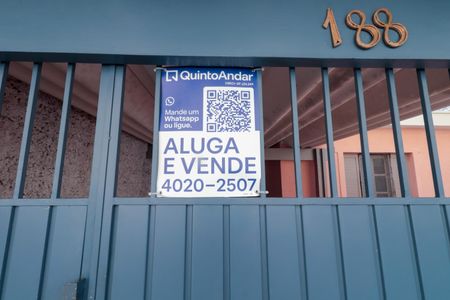 Casa à venda com 144m², 3 quartos e 2 vagas Casa à venda com 144m², 3 quartos e 2 vagasPlaquinha