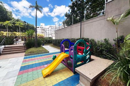 Apartamento à venda com 74m², 2 quartos e 2 vagas Apartamento à venda com 74m², 2 quartos e 2 vagasÁrea comum - Playground