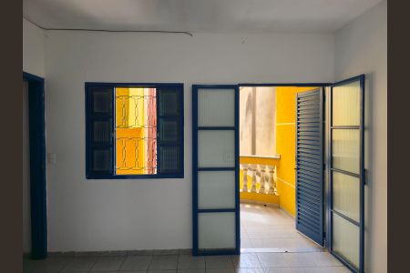 Quarto 01 com varanda  de casa para alugar com 2 quartos, 80m² em Parque Continental, Guarulhos