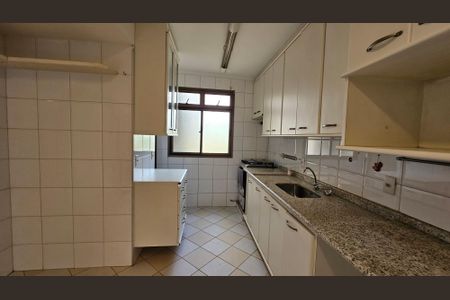 Apartamento para alugar com 112m², 3 quartos e 2 vagas Apartamento para alugar com 112m², 3 quartos e 2 vagasCozinha e Área de Serviço