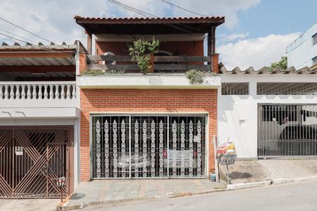 Casa para alugar com 135m², 2 quartos e 1 vaga Casa para alugar com 135m², 2 quartos e 1 vagaFachada