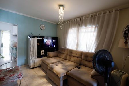 Sala  de casa para alugar com 2 quartos, 135m² em Jardim Neila, São Paulo