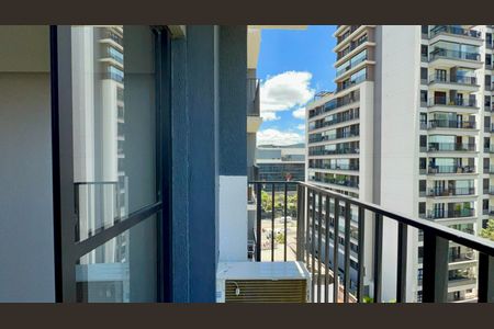 Studio à venda com 27m², 1 quarto e sem vaga Studio à venda com 27m², 1 quarto e sem vagaVaranda