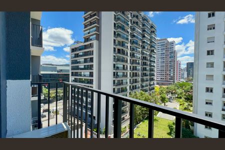 Varanda de kitnet/studio para alugar com 1 quarto, 27m² em Pinheiros, São Paulo