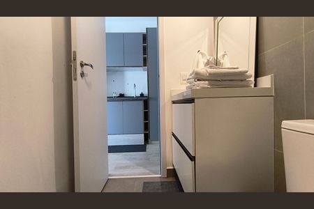 Banheiro de kitnet/studio à venda com 1 quarto, 37m² em Vila Mariana, São Paulo