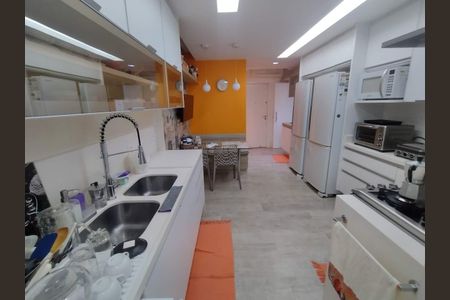 Apartamento à venda com 140m², 4 quartos e 1 vaga