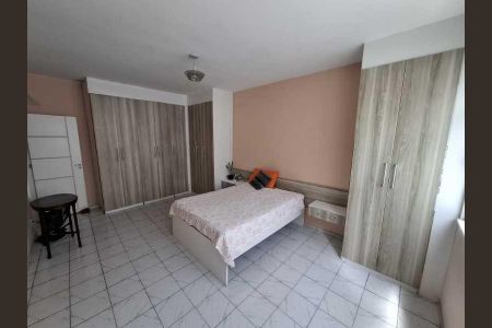 Casa à venda com 205m², 3 quartos e 2 vagas