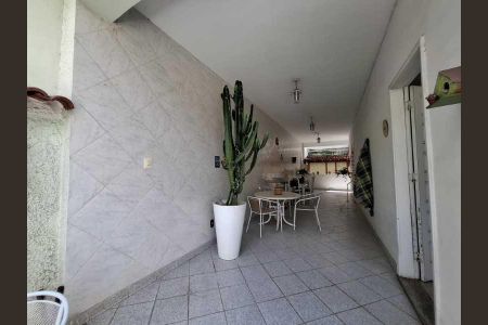 Casa à venda com 205m², 3 quartos e 2 vagas