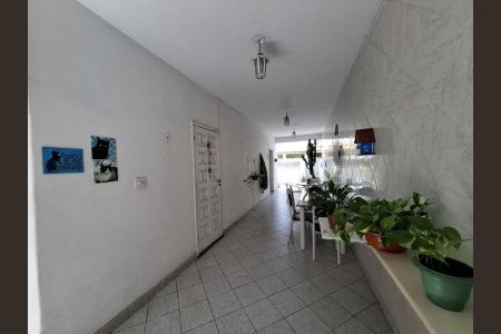 Casa à venda com 205m², 3 quartos e 2 vagas