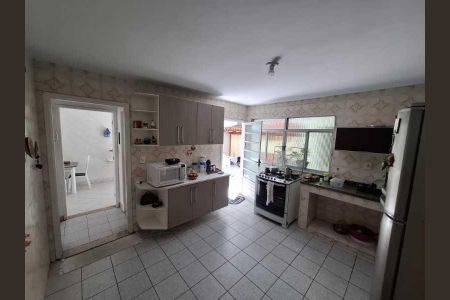 Casa à venda com 205m², 3 quartos e 2 vagas