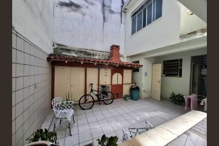 Casa à venda com 205m², 3 quartos e 2 vagas