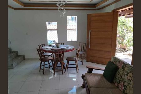 Casa à venda com 3 quartos, 204m² em Taquara, Rio de Janeiro