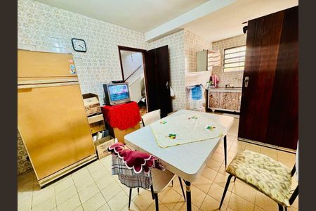 Casa à venda com 2 quartos, 132m² em Jardim Alzira, São Paulo