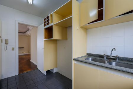 Apartamento à venda com 125m², 3 quartos e 2 vagasCozinha