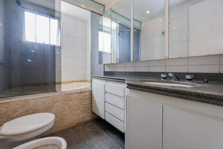 Apartamento à venda com 125m², 3 quartos e 2 vagasBanheiro da Suíte