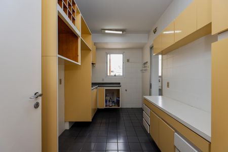 Apartamento à venda com 125m², 3 quartos e 2 vagasCozinha