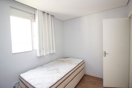 Quarto 2 de apartamento para alugar com 2 quartos, 52m² em Sapucaias Iii, Contagem